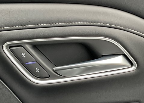 MG ZS 1.5 HYBRID+ TROPHY 18