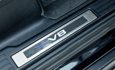 Land Rover Defender 90 V8 P525 Urban 21