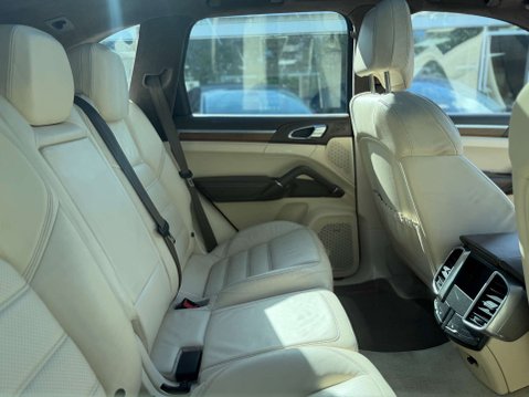 Porsche Cayenne 4.8 Cayenne V8 T Tip S 4WD 5dr 17