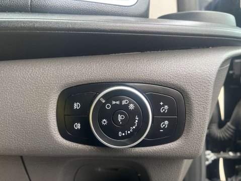 Ford Transit Custom 2.0 Transit Custom 300 Limited EcoBlue 5dr 19