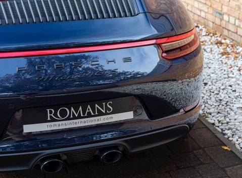 Porsche 911 Targa 4 GTS (991.2) 24