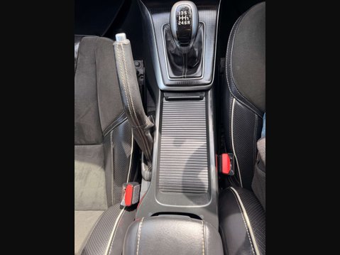 Volvo V40 2.0 V40 R-Design D2 5dr 33