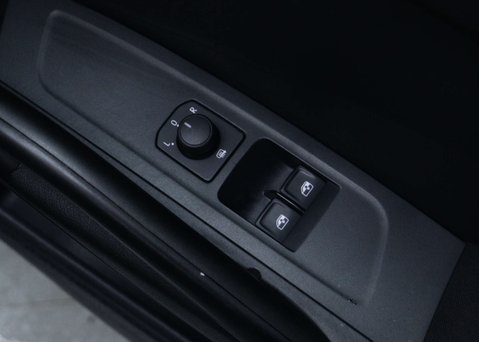 Skoda Fabia 1.0 Fabia SE Comfort TSi Semi-Auto 5dr 38