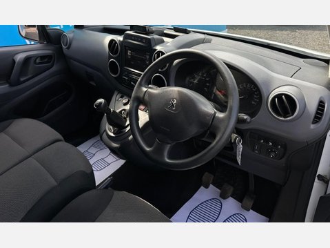 Peugeot Partner 1.6 BlueHDi 854 Professional Panel Van 5dr Diesel Manual L1 (112 g/km, 97.6 8