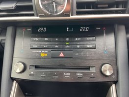 Lexus Is 2.5 IS 300h Advance CVT 4dr 42