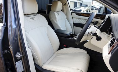 Bentley Bentayga 17