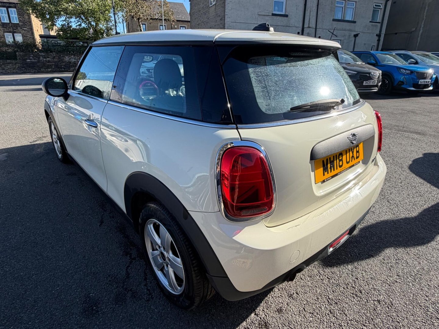 2018 MINI Hatch — image 6