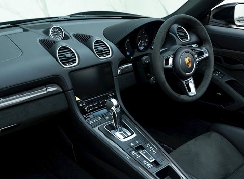Porsche 718 Boxster Spyder 16