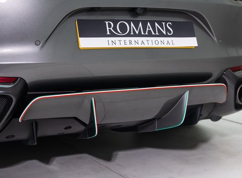 Ferrari 812 Superfast 38