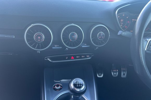 Audi TT 2.0 TDI ULTRA S LINE 37