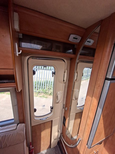 Carthago E-line Chic i47 31