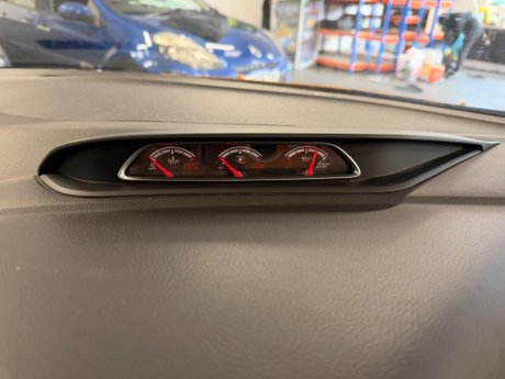 Ford Focus 2.0T EcoBoost ST-3 Euro 5 (s/s) 5dr 39