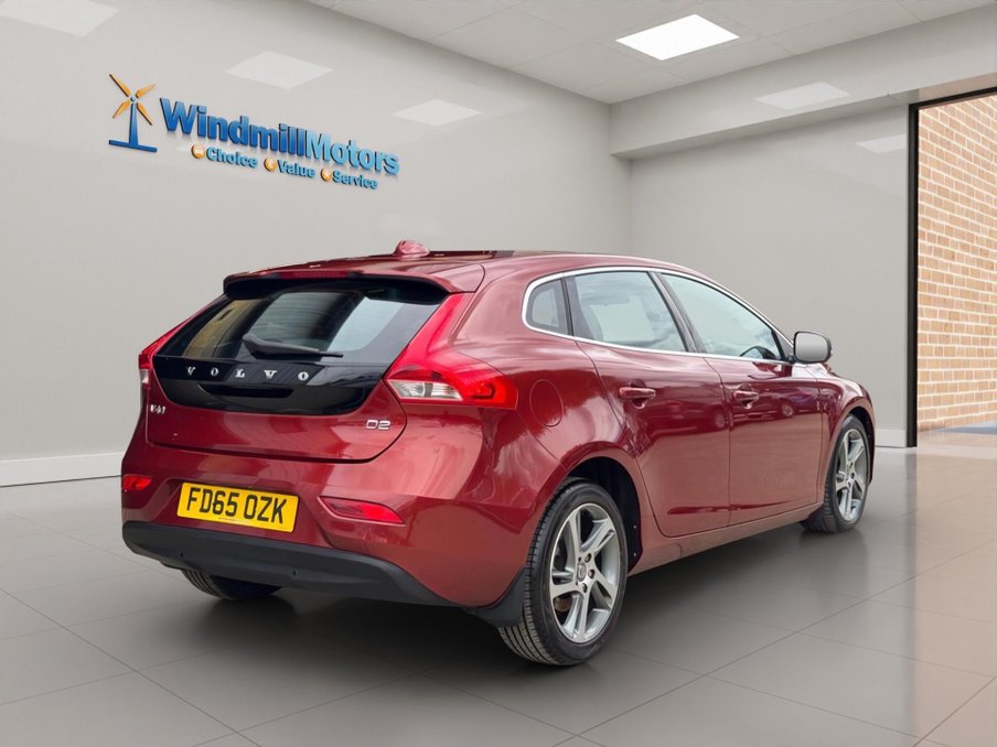 2015 Volvo V40 — image 11
