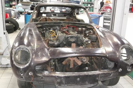 Aston Martin DB6 4.2 Vantage 38