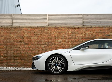 BMW I8 25