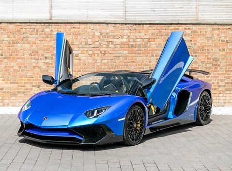 Lamborghini Aventador SV LP750-4 Roadster 9
