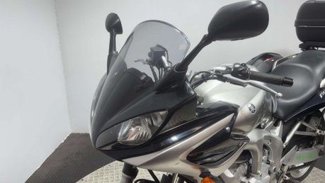 Yamaha FZ 600 2004 31K MOT RECENTLY SERVICED 600CC FULL LUGGAGE 19