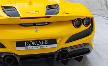 Ferrari F8 SPIDER 41