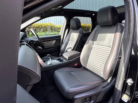 Land Rover Discovery Sport R-DYNAMIC HSE MHEV 16