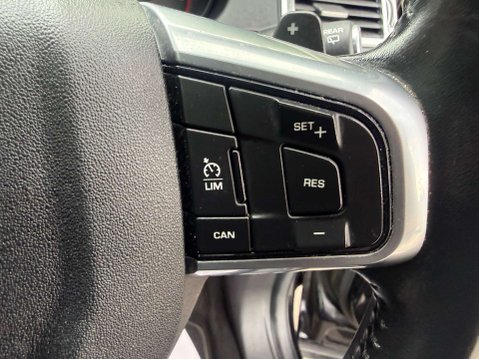 Land Rover Discovery Sport 2.0 Discovery Sport HSE TD4 Auto 4WD 5dr 36