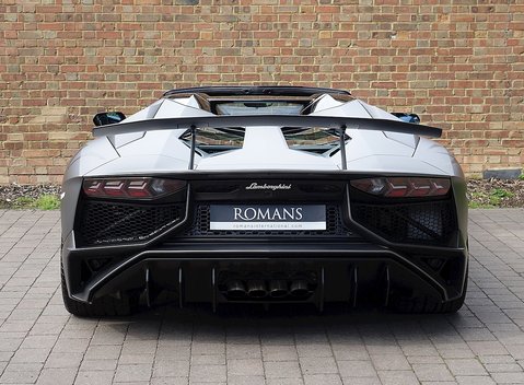 Lamborghini Aventador SV LP750-4 Roadster 6