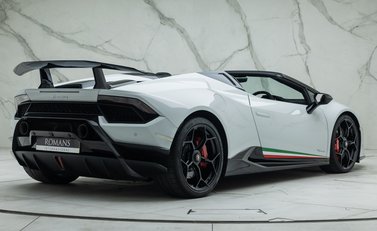 Lamborghini Huracan Spyder LP 640-4 PERFORMANTE 9