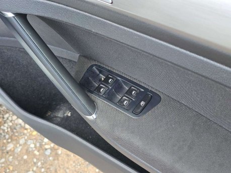 Volkswagen Golf 1.4 TSI BlueMotion Tech Match Hatchback 5dr Petrol DSG Euro 5 (s/s) (122 ps 29