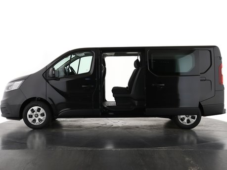 Renault Trafic LL30 Blue dCi 130 Advance Crew Van MY26 9