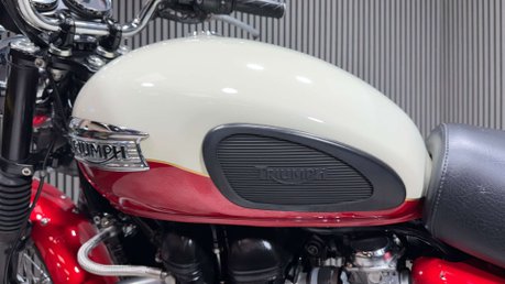 Triumph Bonneville 2012 ONLY 13K STUNNING EXAMPLE MOT WARRANTY 865CC 8