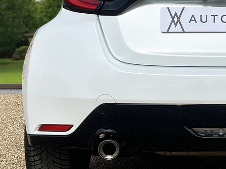 Toyota Yaris GR-Y CIRCUIT 21