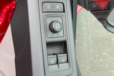 Volkswagen Transporter T30 TDI P/V HIGHLINE BMT DSG 6 SEAT KOMBI CONVERSION -NO VAT 29