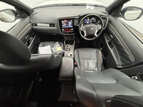 Mitsubishi Outlander PHEV DYNAMIC 3