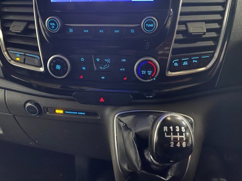 Ford Transit Custom 300 LIMITED P/V ECOBLUE 15