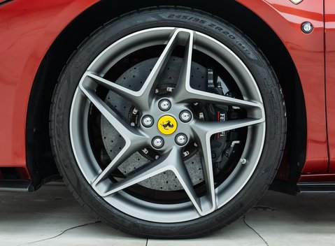 Ferrari F8 Spider 27