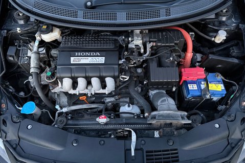 Honda CR-Z I-VTEC IMA SPORT - TWO OWNERS - SERVICE HISTORY - £35 ROAD TAX  37