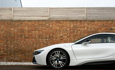 BMW I8 25