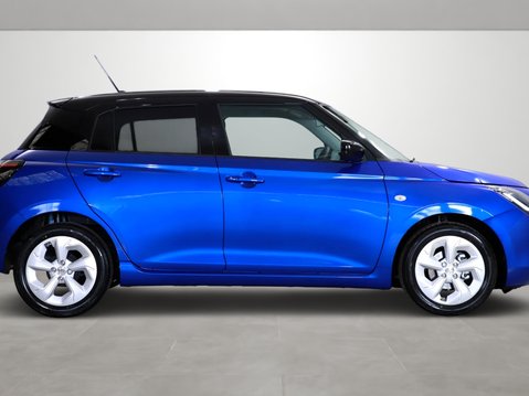 Suzuki Swift Motion 1.2 Mild Hybrid 6