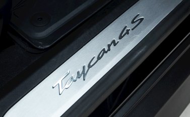 Porsche Taycan 4S Sport Turismo 22