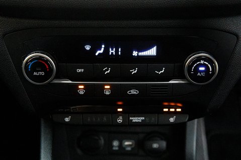 Hyundai i20 MPI PREMIUM SE NAV 34