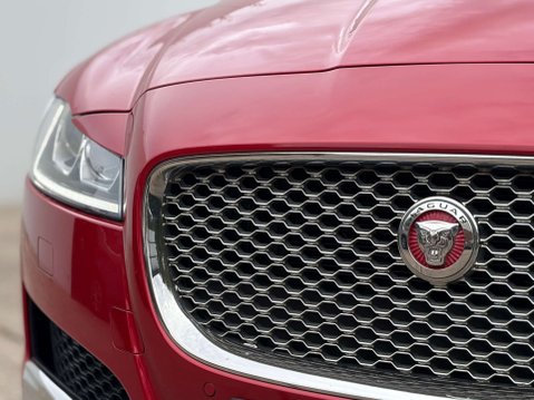 Jaguar XF 2.0 XF Portfolio D Auto 4dr 71