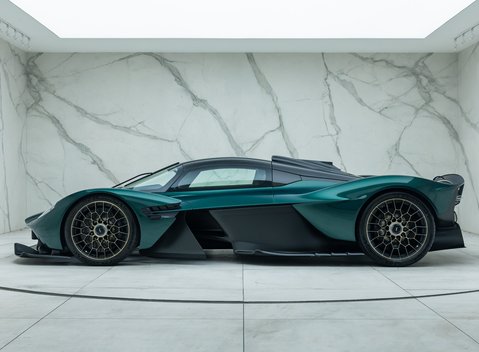 Aston Martin Valkyrie 5
