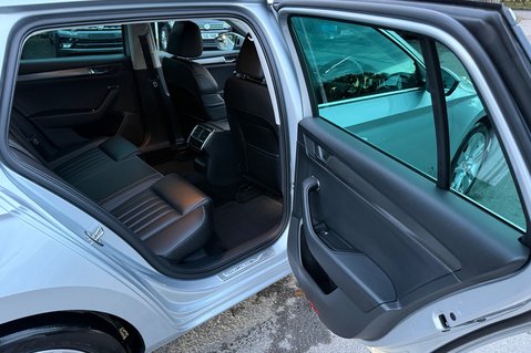 Skoda Superb SE L IV DSG PLUG IN HYBRID -ONE OWNER -FULL SERVICE HISTORY 31