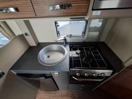 Swift Edge 464 2020 10