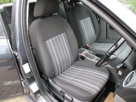 Ford Focus 1.6 Style 5dr 22
