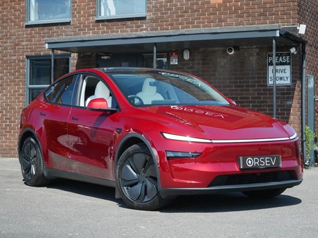Tesla Model Y LONG RANGE AWD Full Self Driving AutoPark Summon White Interior Tow Bar 