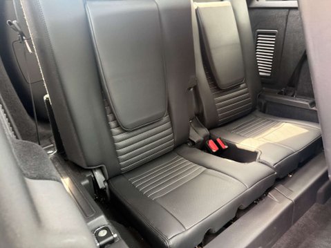 Land Rover Discovery Sport 2.0 Discovery Sport Dynamic Luxury HSE Si4 Auto 4WD 5dr 30