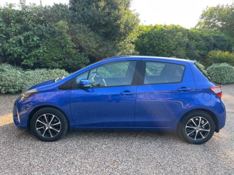 Toyota Yaris 1.5 VVT-i Icon Tech Hatchback 5dr Petrol CVT Euro 6 (111 ps) 8