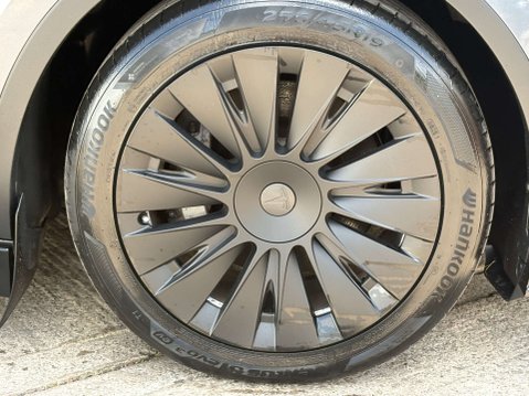 Tesla Model Y ModeL Y Long Range AWD 4WD 5dr 8