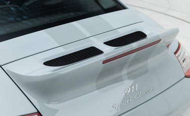 Porsche 911 (997) Sport Classic 32