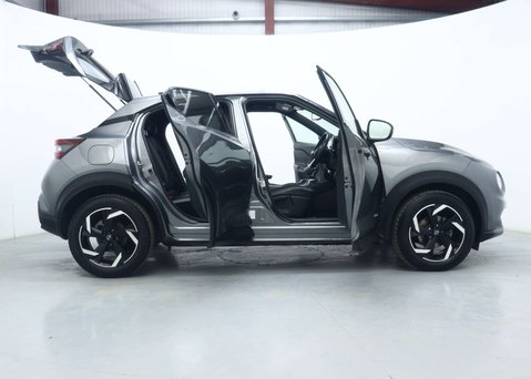 Nissan Juke 1.6 N-Connecta SUV 5dr Petrol Hybrid Auto Euro 6 (143 ps) 58